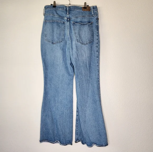 Madewell Curvy Perfect Vintage Flare - Delavan Wash - Picture 4 of 9